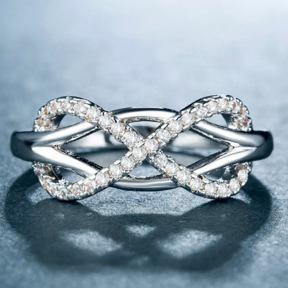 Sterling silver infinity ring - Picture 2 of 4